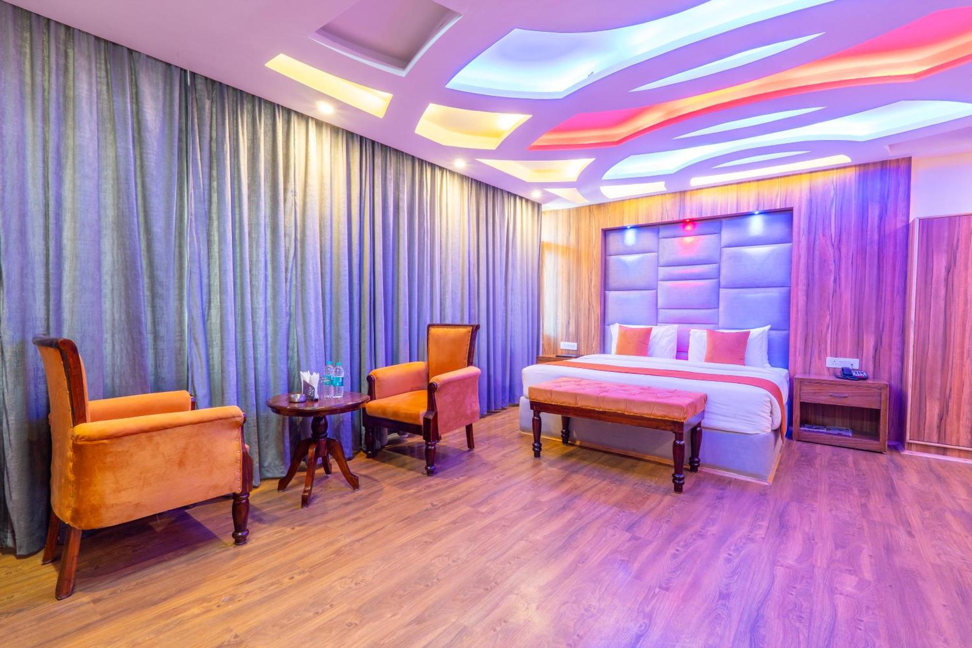 West Western Resort Manali #Neartomallroad #Gym #Lawn #Playingzone #Pooltable #Kidsfriendly #Mountainview #Tabletennis #Familyfriendly #Privateparking Exterior photo