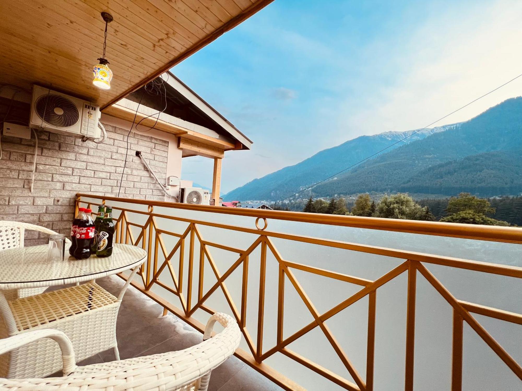West Western Resort Manali #Neartomallroad #Gym #Lawn #Playingzone #Pooltable #Kidsfriendly #Mountainview #Tabletennis #Familyfriendly #Privateparking Exterior photo